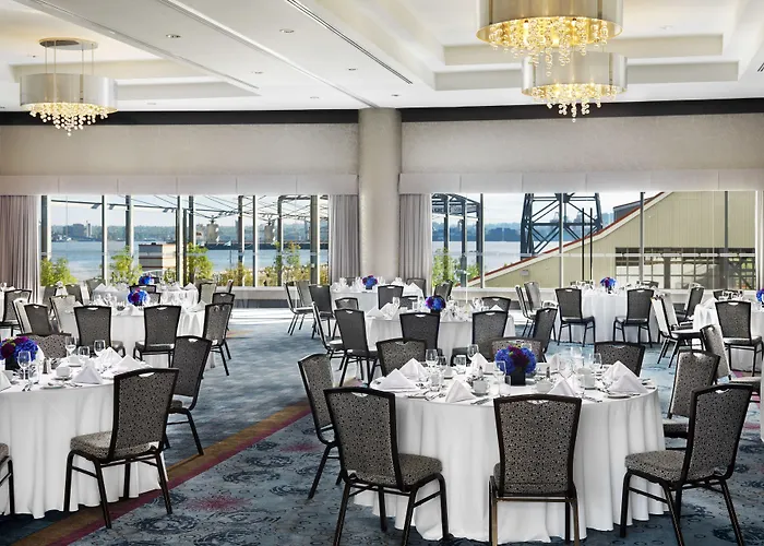 Pinnacle Hotel At The Pier North Vancouver