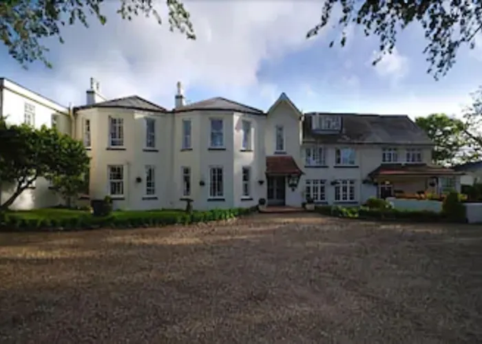 Les Douvres Hotel