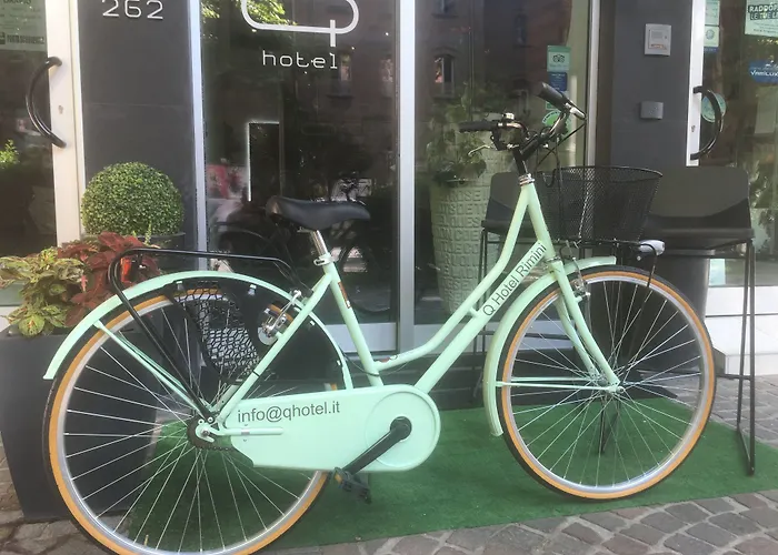 Q Hotel