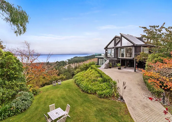 Acacia Cliffs Lodge