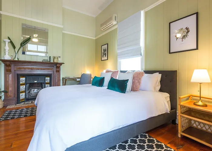 99 Kirkland Bed & Breakfast