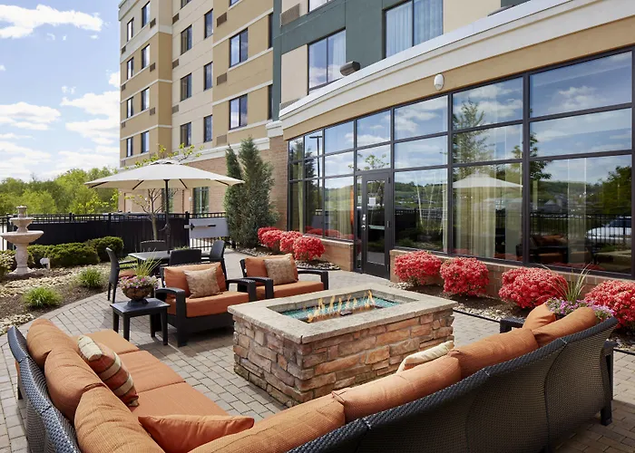 Courtyard By Marriott Pittsburgh Washington Meadow Lands Hotel