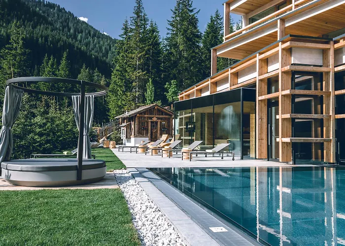 Hotel Cristallo - Wellness Mountain Living Badia 