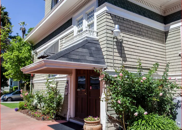 1801 First Luxury Inn