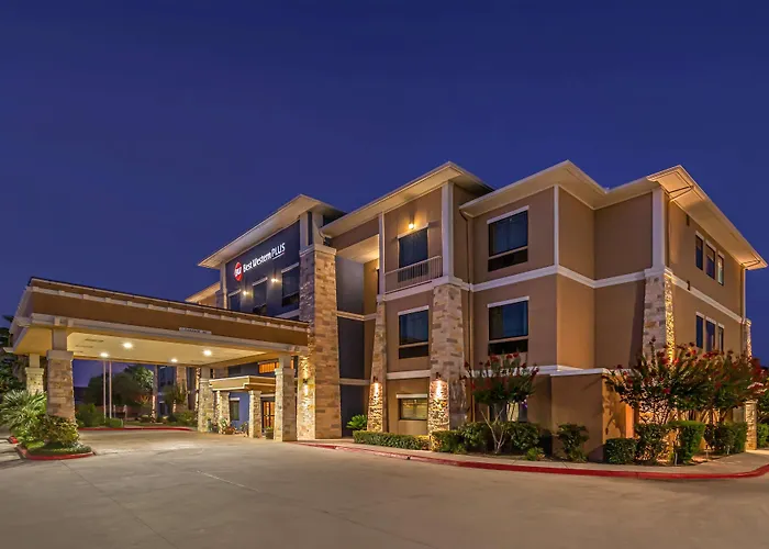 Best Western Plus Lytle Inn And Suites
