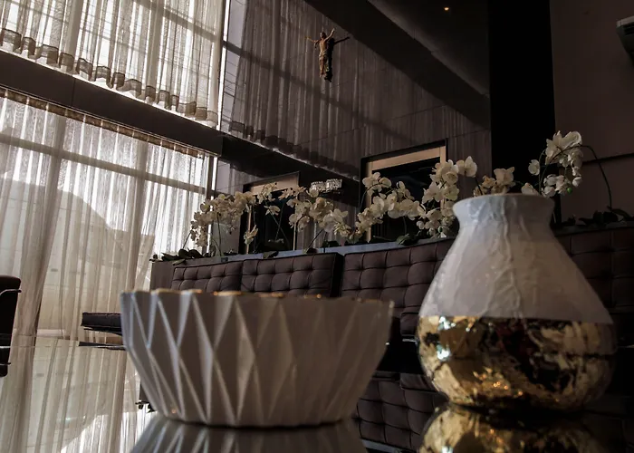 Oscar Hotel Executive