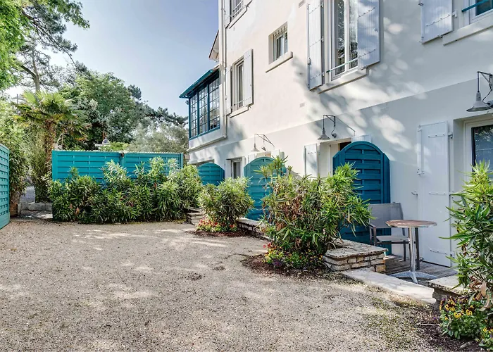 The Originals Boutique Hôtel La Villa Ouest&Spa Saint-Palais-sur-Mer