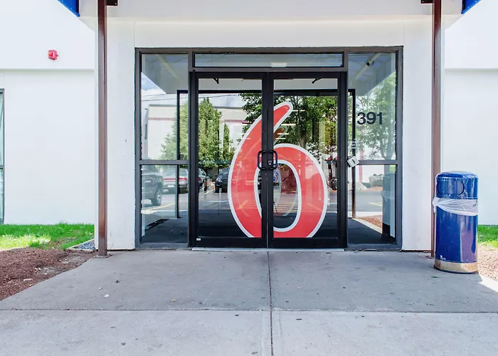 Motel 6-Brockton, Ma