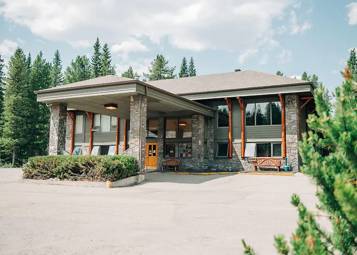 Mountaineer Lodge Lake Louise