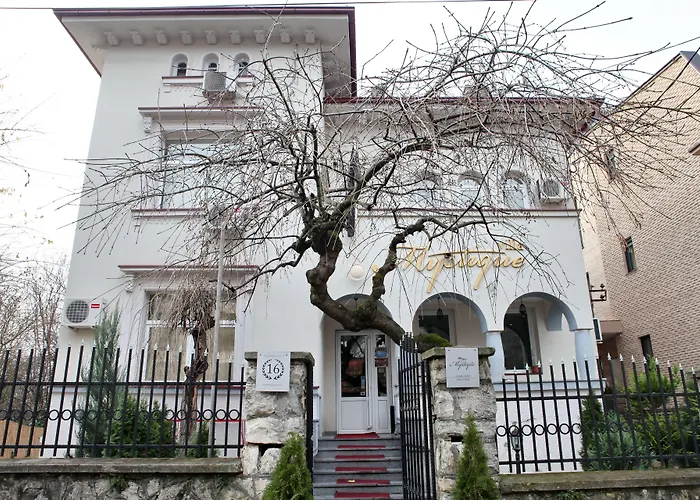 Villa Mystique