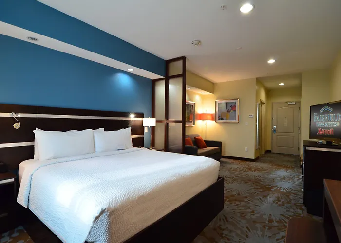 Fairfield Inn And Suites By Marriott North Spring