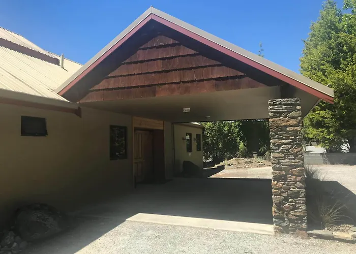 Altamont Lodge