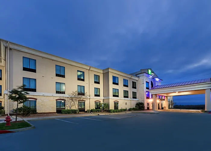 Holiday Inn Express Hotel & Suites Floresville By Ihg
