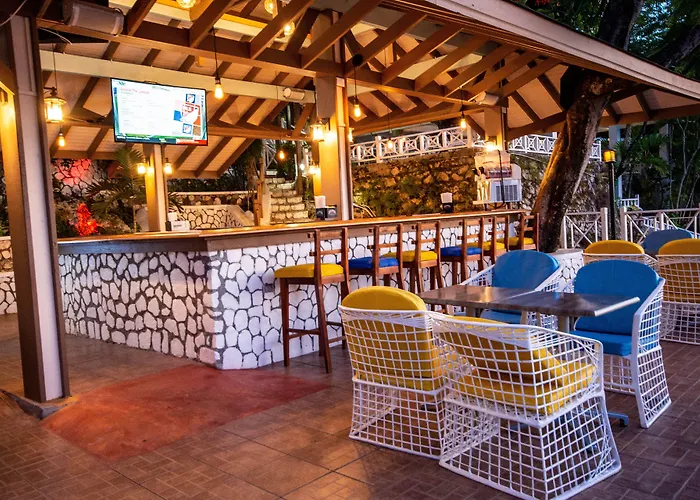 Hibiscus Lodge