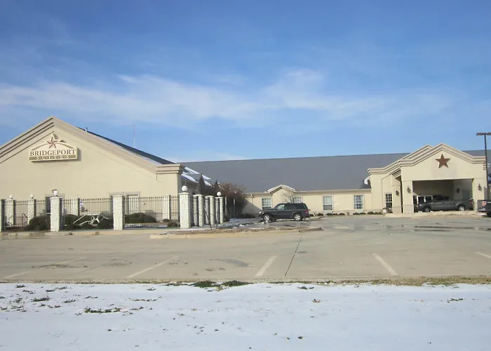 Econo Lodge Inn & Suites Bridgeport