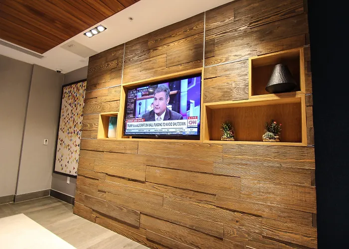 Holiday Inn Express & Suites Miami Airport East By Ihg Miami Springs