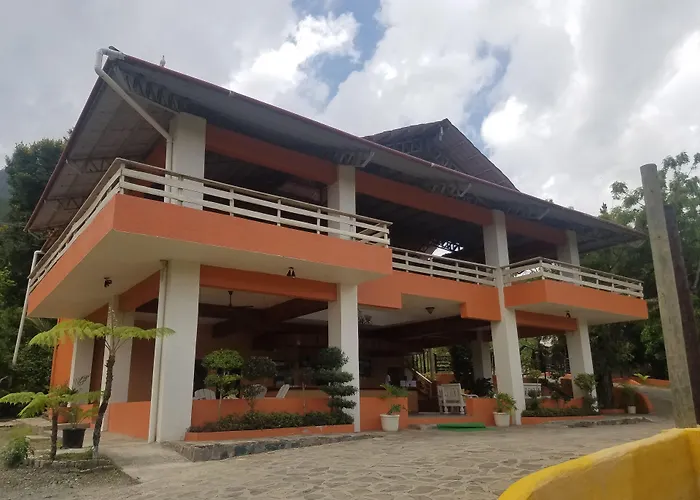 Jarabacoa River Club & Resort
