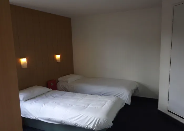 Brit Hotel Essentiel Pau Lescar