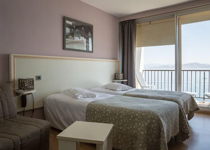 Hotel La Pietra Restaurant & Spa LʼÎle-Rousse