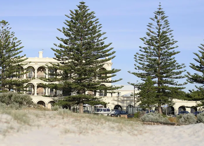 Largs Pier Hotel