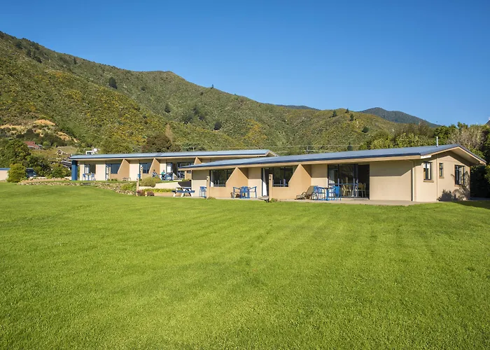 Bay Vista Waterfront Motel