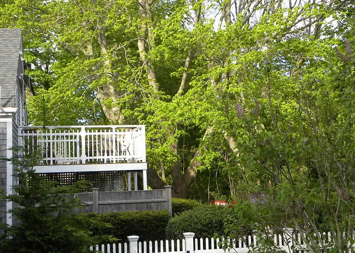 Candleberry Inn On Cape Cod