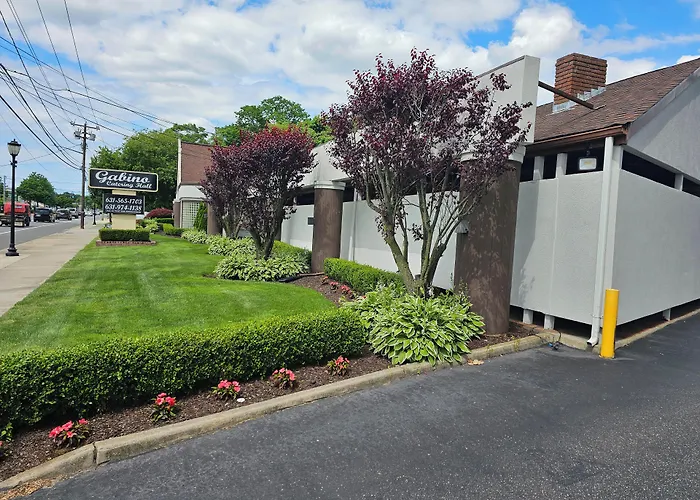 112 Motel Medford