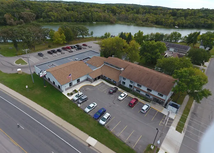 Riverside Inn