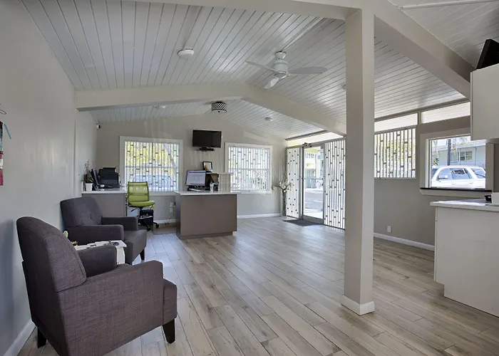 Regency Inn & Suites Sarasota