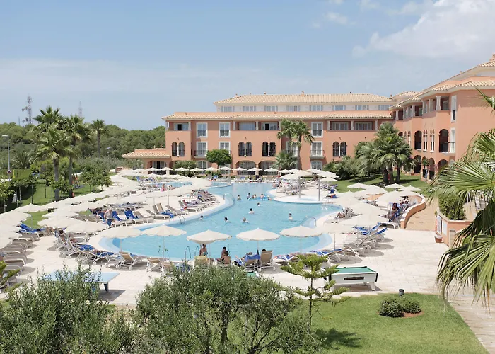 Grupotel Macarella Suites & Spa Son Xoriguer