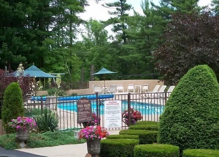 Tall Pines Motel Lake George