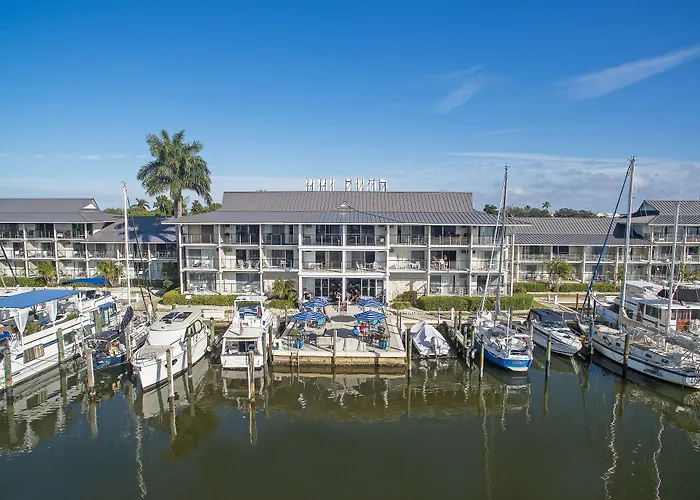 Cove Inn On Naples Bay