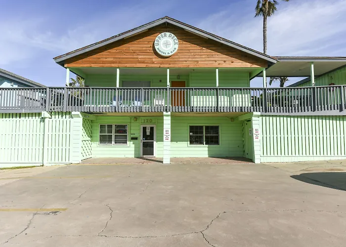 Upper Deck Hotel And Bar - Adults Only