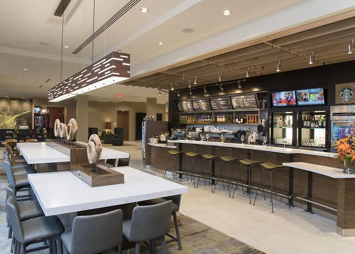 Courtyard By Marriott Downtown
