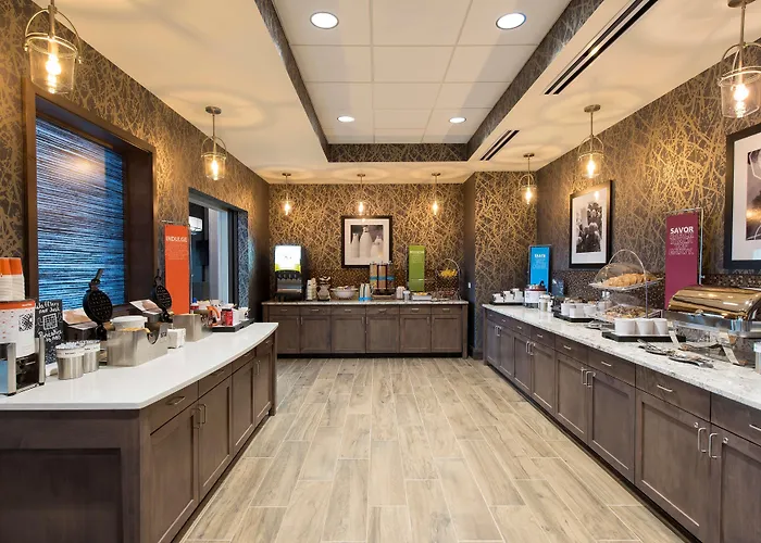 Hampton Inn & Suites Grand Rapids Downtown
