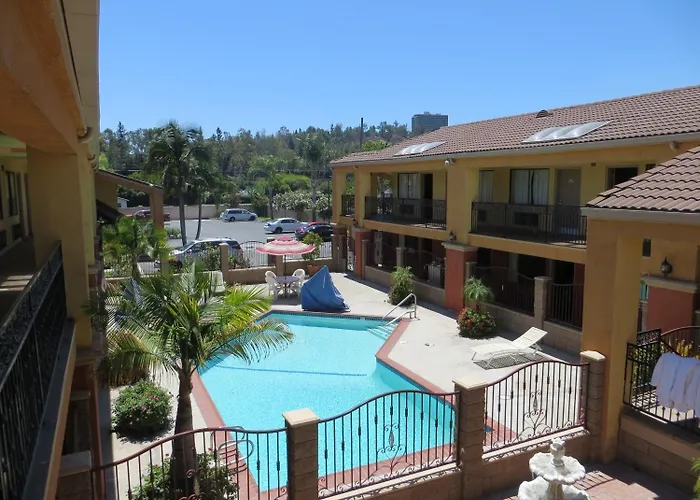 Azusa Inn