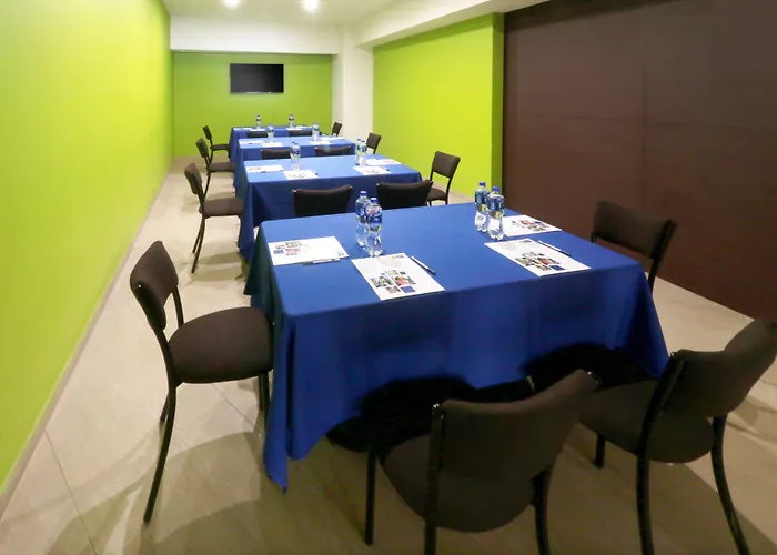 Holiday Inn Express Mexico Aeropuerto, an IHG Hotel