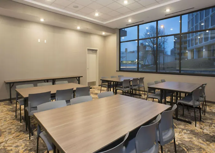 Hampton Inn And Suites Minneapolis University Area, Mn