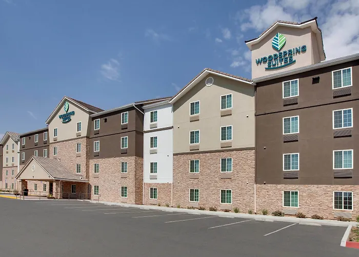 Woodspring Suites Bakersfield East