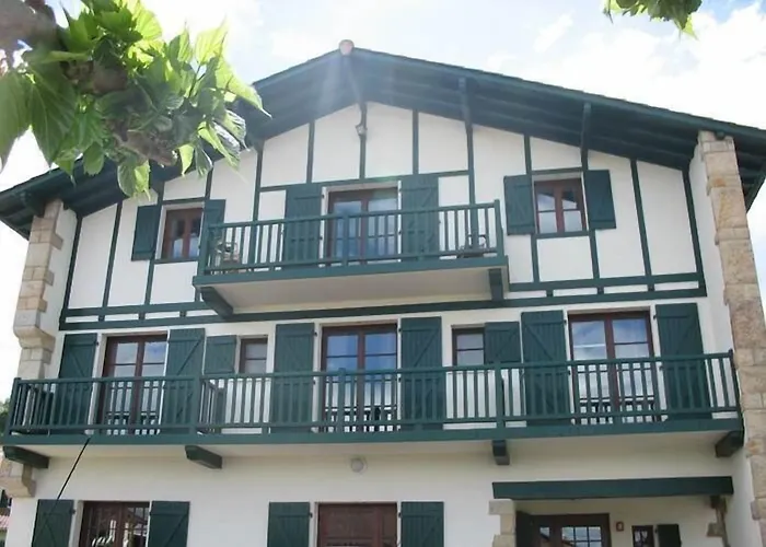 Hotel Mendionde Saint-Pée-sur-Nivelle