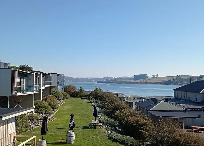 Rosevears Riverview Hotel