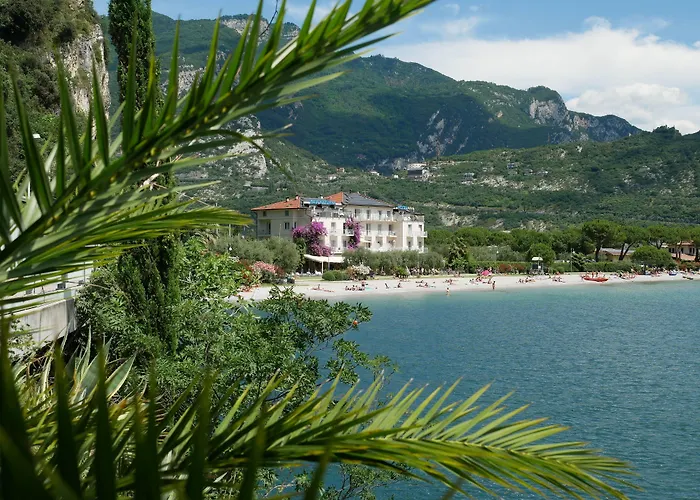 Hotel Baia Azzurra Torbole Sul Garda