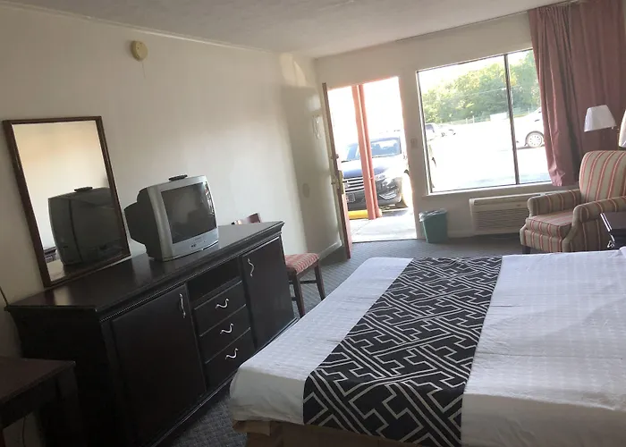 Flagship Inn