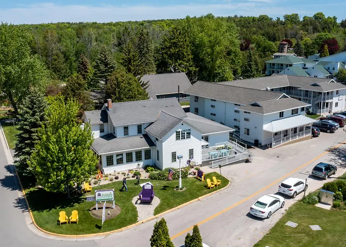 Julie'S Park Cafe & Motel