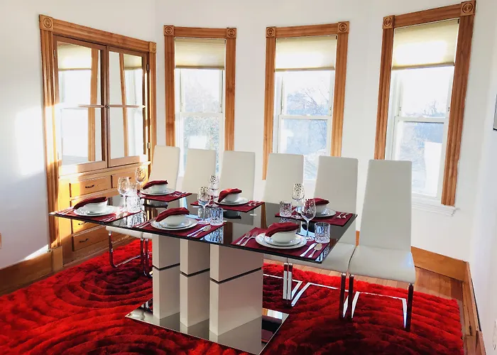 Boston Lodge And Suites
