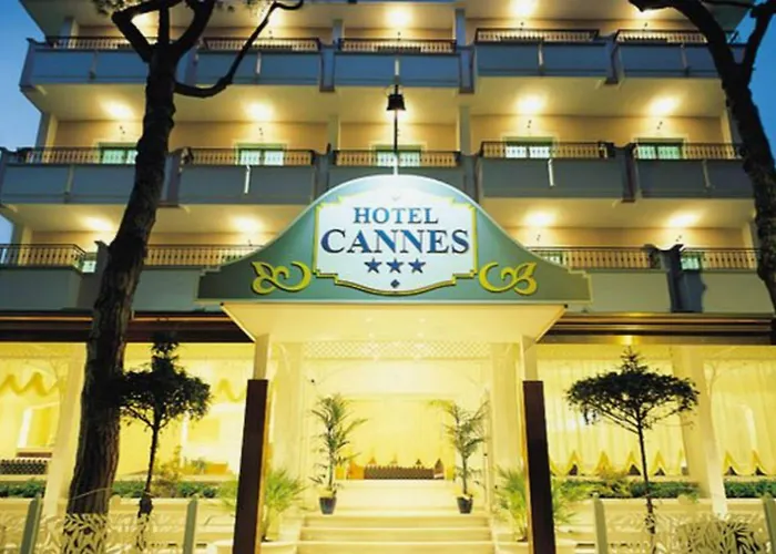 Hotel Cannes - in pieno centro Riccione