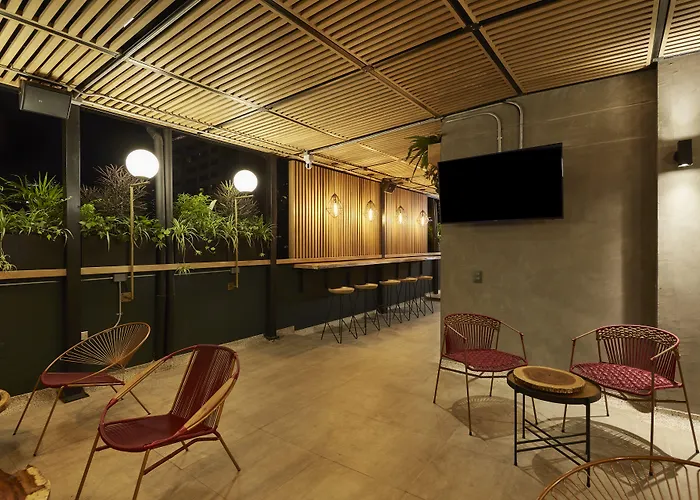 14 Urban Hotel