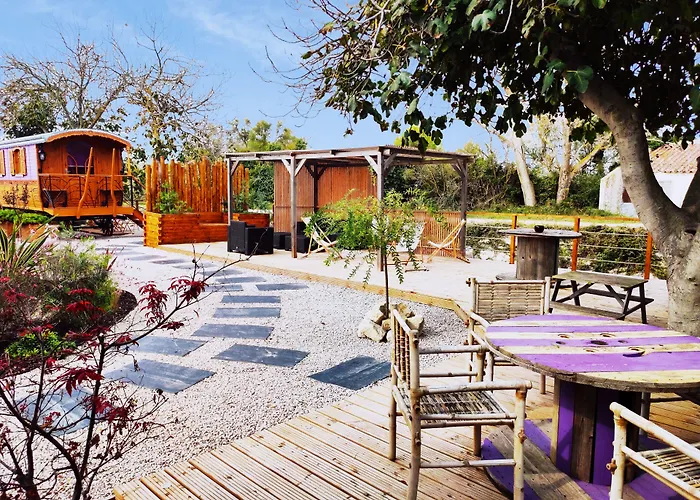 Aparthotel Logis Le Nid du Pont de Gau à Les Les Saintes-Maries-de-la-Mer
