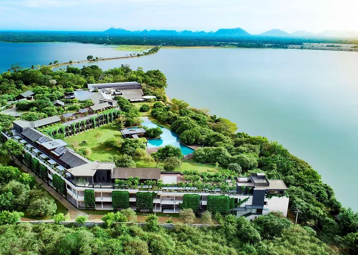 Doubletree By Hilton Weerawila Rajawarna Resort Polgahawelana