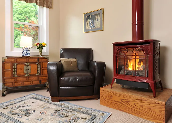1795 Acorn Inn Bed And Breakfast